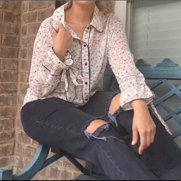 ecru Tops - Floral button down blouse with tie sleeves. NWOT